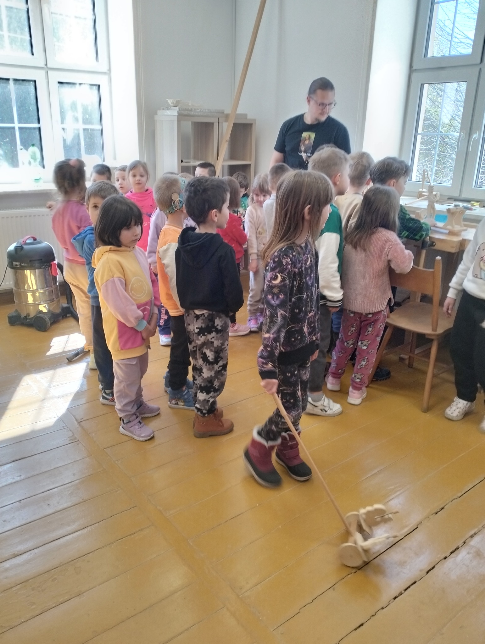 Mali turyści w Majdanie Ostrowskim